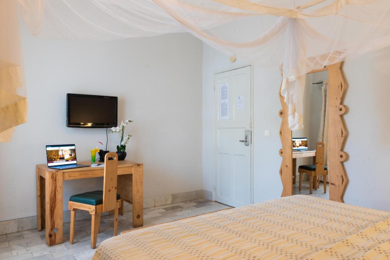 Le Lodge Des Almadies ダカール エクステリア 写真