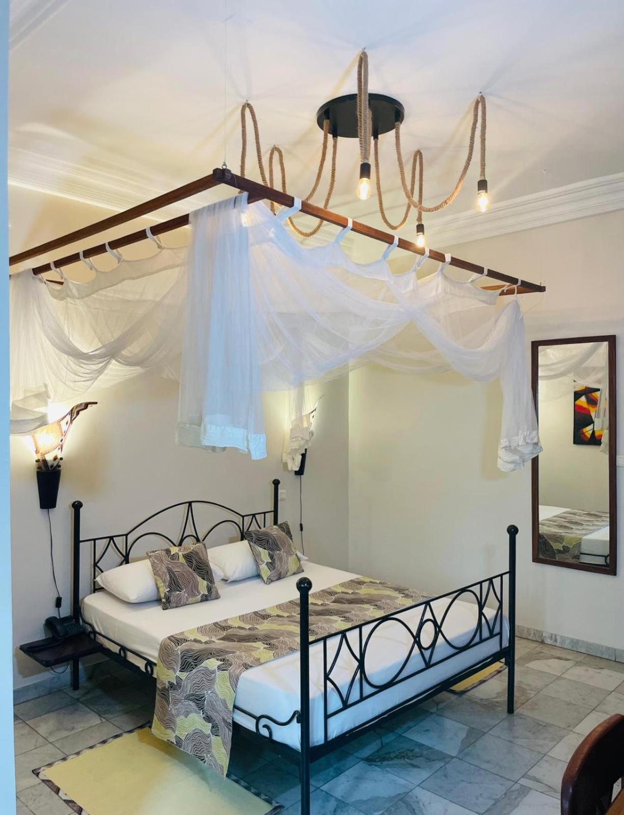 Le Lodge Des Almadies ダカール エクステリア 写真